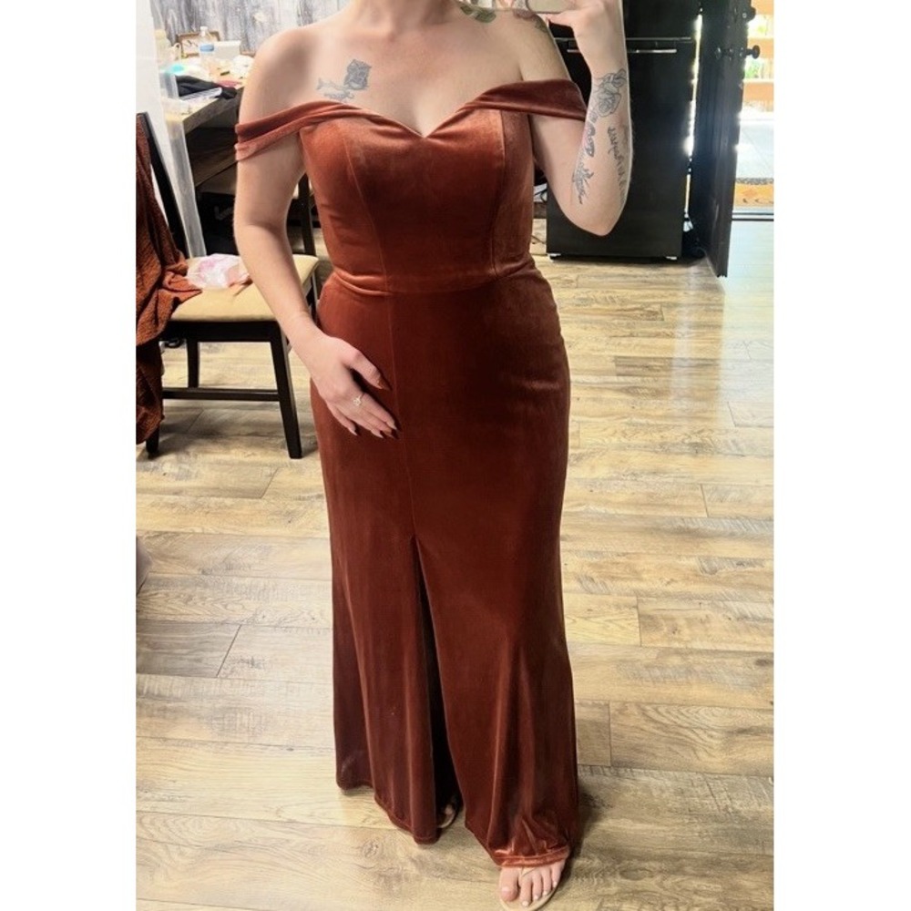 Sorella Vita Luxe Velvet Off The Shoulder Bridesmaid Dress, Size 12
